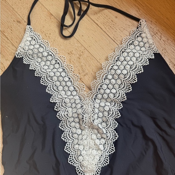SEA ANGEL Lace Trimmed One Piece Swimsuit - Picture 3 of 8